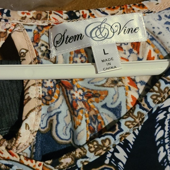 ✨2/$12 Stem&Vine Tunic/Top - Picture 4 of 7